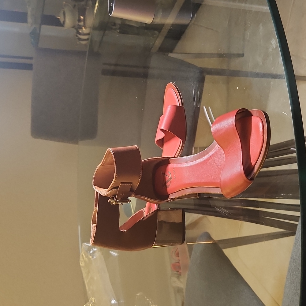 Women's Leather / Gold Heel Dress Shoes 9.5